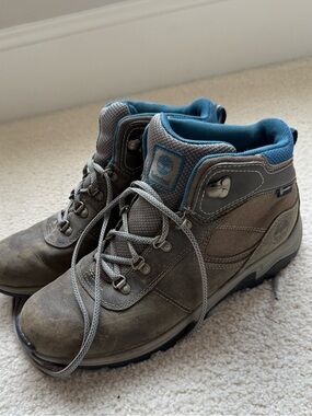 Timberland women’s Brown Leather Hiking Boots with Teal Lining